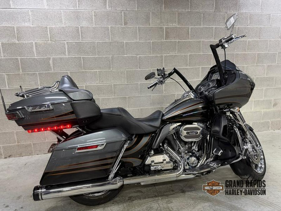 2016 Harley-Davidson® FLTRUSE - CVO™ Road Glide Ultra®