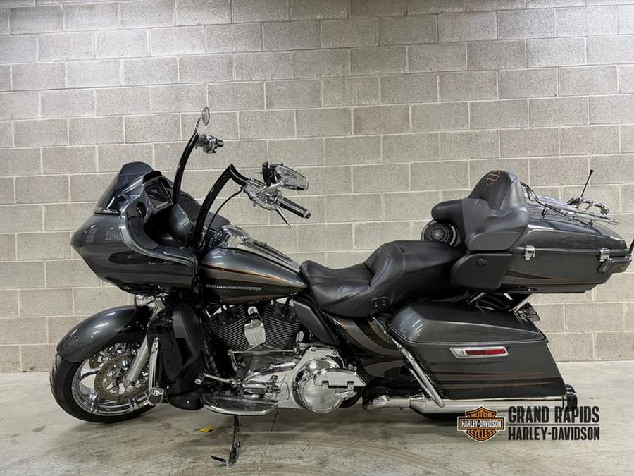2016 Harley-Davidson® FLTRUSE - CVO™ Road Glide Ultra®