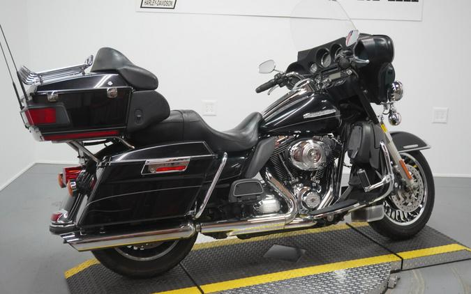 2011 Harley-Davidson® Electra Glide® Ultra Limited Vivid Black