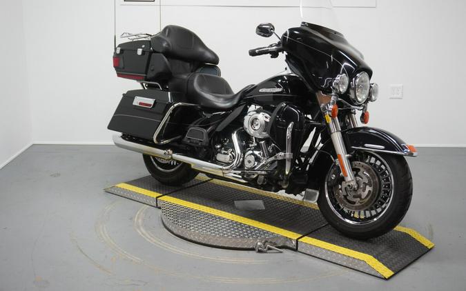2011 Harley-Davidson® Electra Glide® Ultra Limited Vivid Black