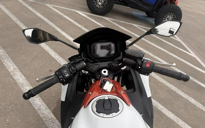 2023 Kawasaki Ninja® 650 Pearl Robotic White/Metallic Matte Graystone