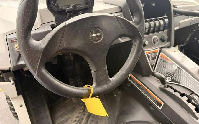 2016 Can-Am® Commander DPS 800R