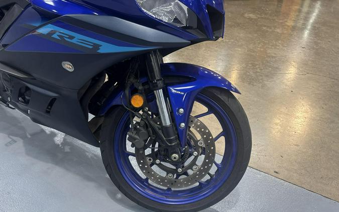 2024 Yamaha YZF-R3 ABS