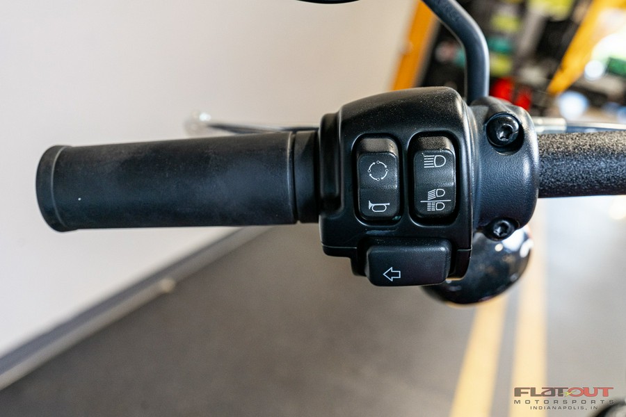 2023 Harley-Davidson® SOFTAIL STREET BOB 114