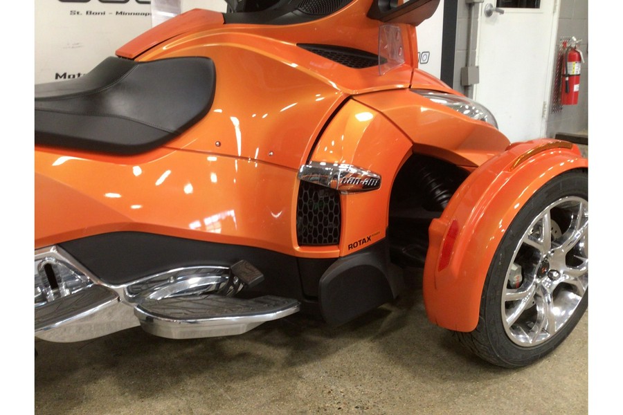 2019 Spyder RT Limited (SE6) - Chrome - Can-Am