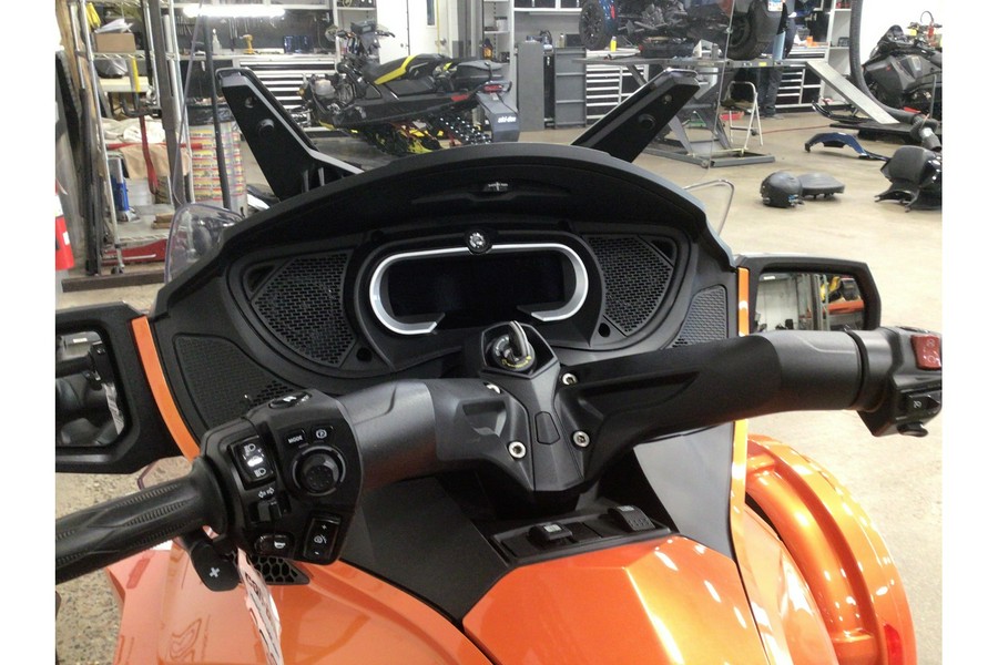 2019 Spyder RT Limited (SE6) - Chrome - Can-Am