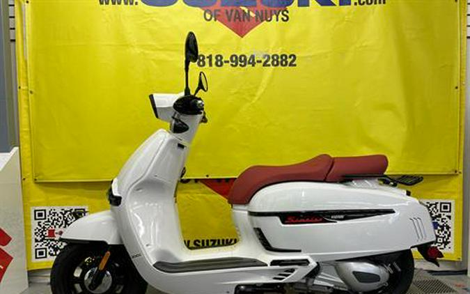 2025 Keeway Sixties 300i