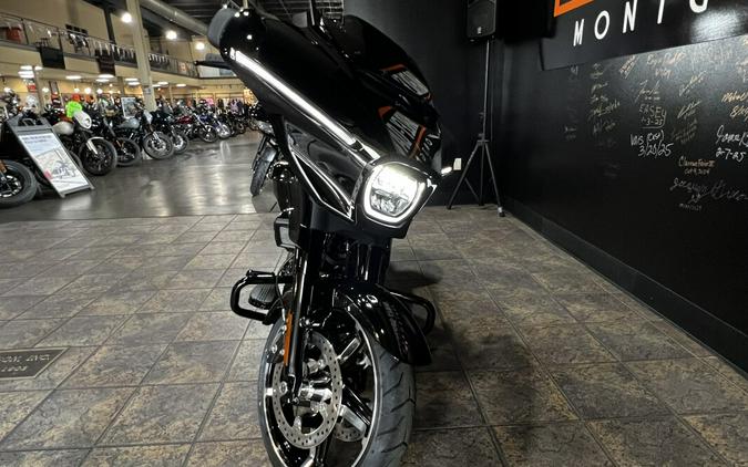 2025 Harley-Davidson Street Glide® Vivid Black - Black Finish