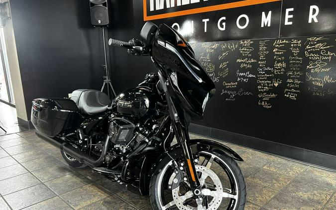 2025 Harley-Davidson Street Glide® Vivid Black - Black Finish