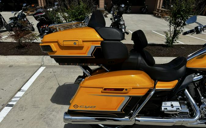 2022 Harley-Davidson CVO™ Road Glide Limited Hightail Yellow Pearl