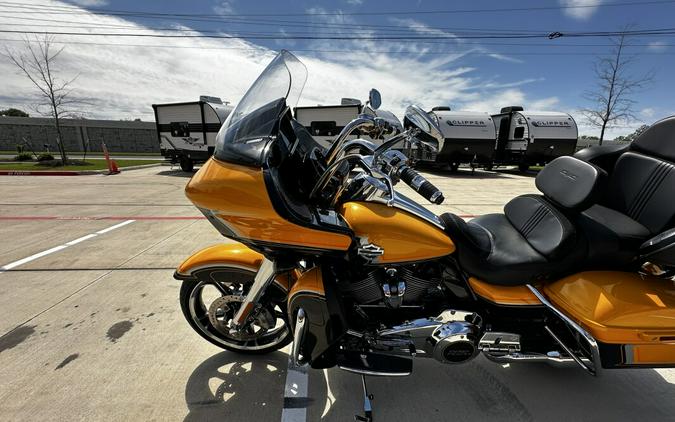 2022 Harley-Davidson CVO™ Road Glide Limited Hightail Yellow Pearl