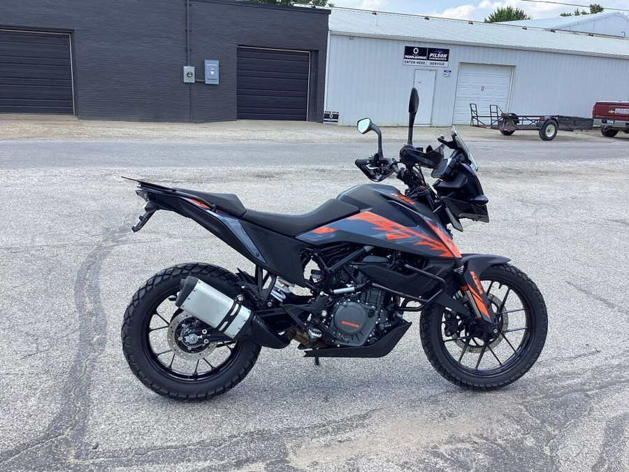 2022 KTM Adventure 390