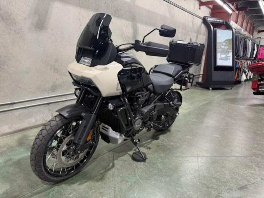 2022 Harley-Davidson® RA1250S - Pan America™ 1250 Special