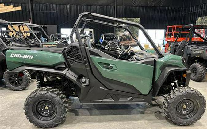 2023 Can-Am Commander DPS 700