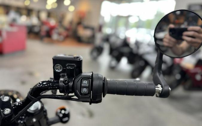 2025 Indian Motorcycle® Scout® Bobber Black Metallic