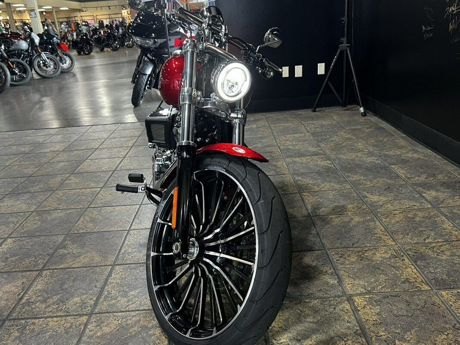 2025 Harley-Davidson Breakout® Brilliant Red