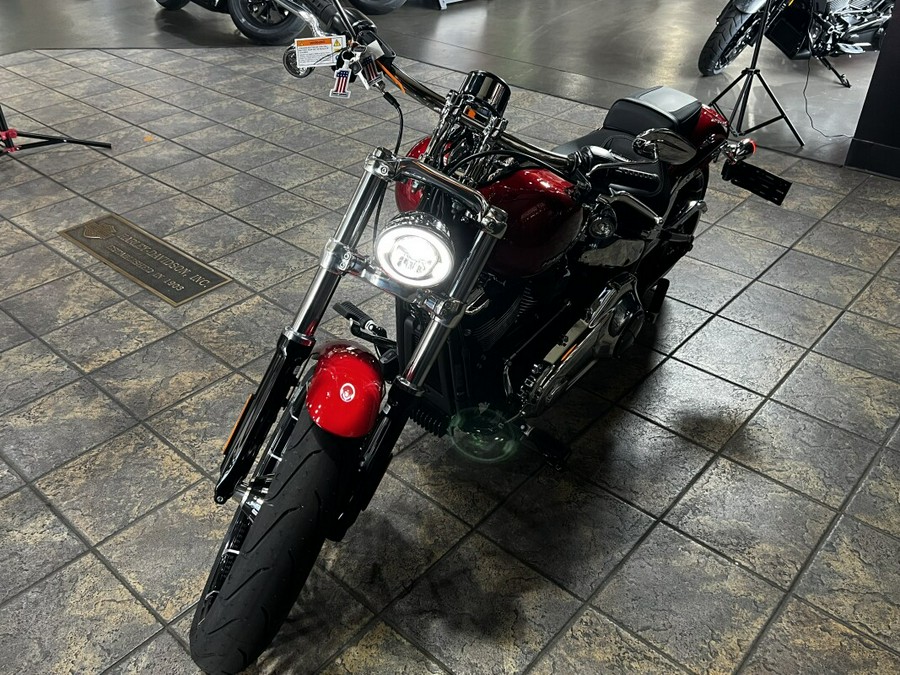 2025 Harley-Davidson Breakout® Brilliant Red