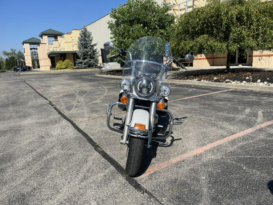 2006 Harley-Davidson® Road King® Glacier White Pearl