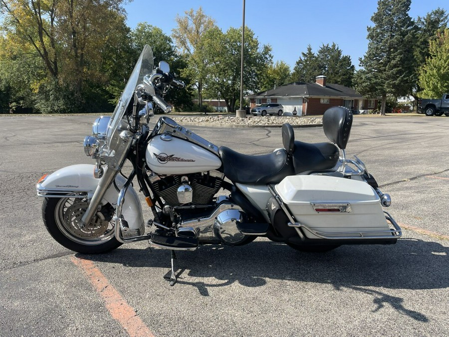 2006 Harley-Davidson® Road King® Glacier White Pearl