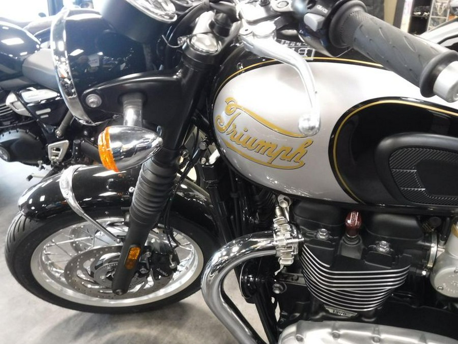 New 2025 Triumph Bonneville T120 ICON Motorcycle in Kansas City, MO