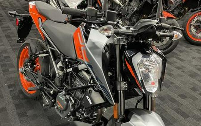 2023 KTM 200 Duke