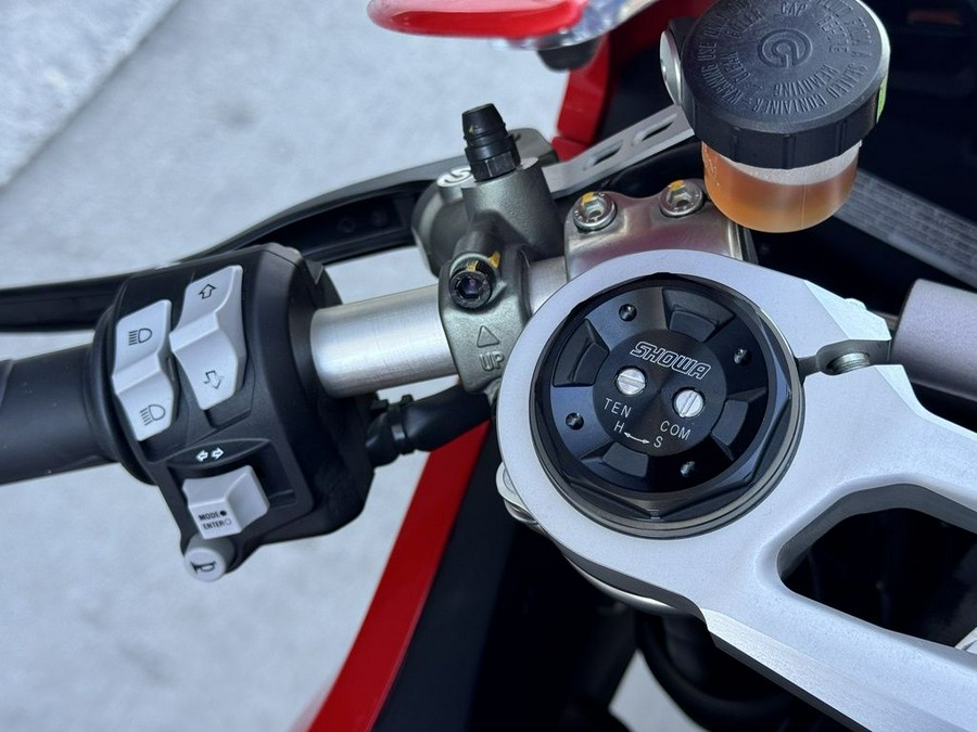 2021 Ducati Panigale V2 Ducati Red