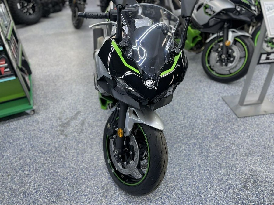 2024 Kawasaki Ninja® 7 Hybrid ABS