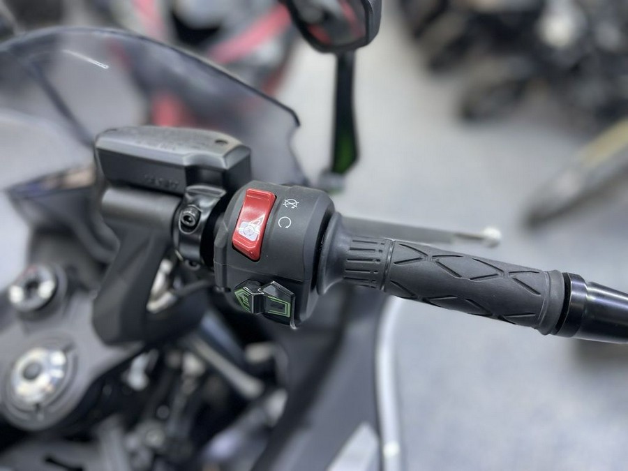 2024 Kawasaki Ninja® 7 Hybrid ABS