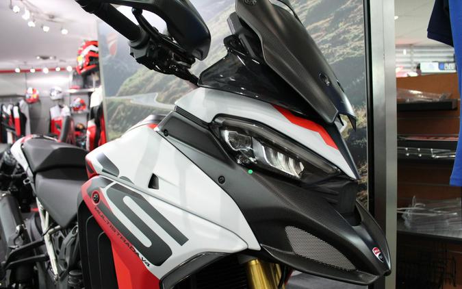 2025 Ducati Multistrada V4 RS