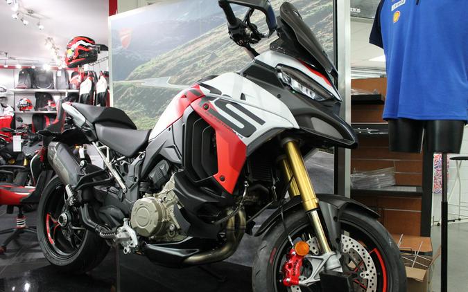 2025 Ducati Multistrada V4 RS