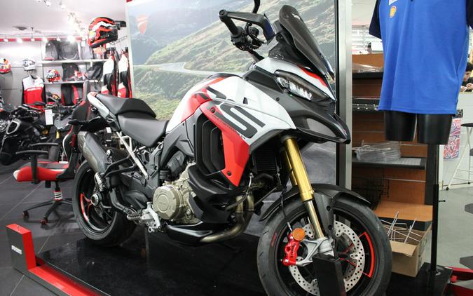 2025 Ducati Multistrada V4 RS