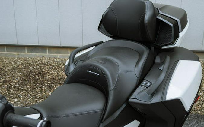 2026 Can-Am® Spyder RT Limited Platine