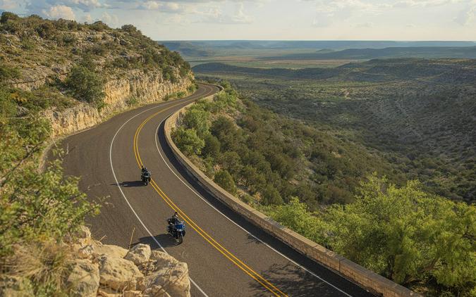 2022 Indian Pursuit® Limited® with Premium Package