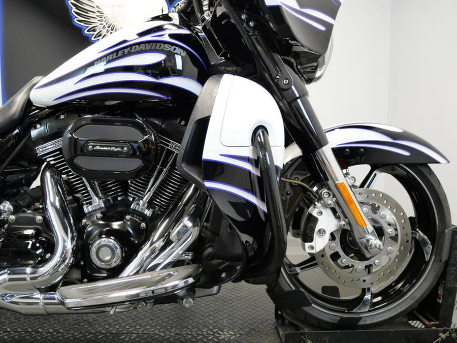 2016 Harley-Davidson® FLHXSE - CVO™ Street Glide®