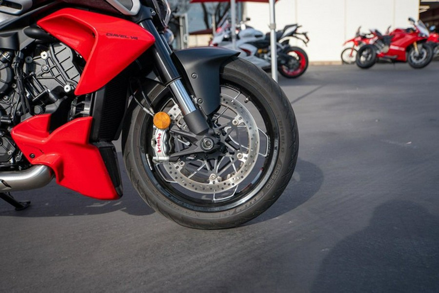 2025 Ducati Diavel V4 Ducati Red V4