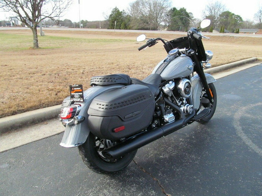 2026 Harley-Davidson Softail FLHC - Heritage Classic