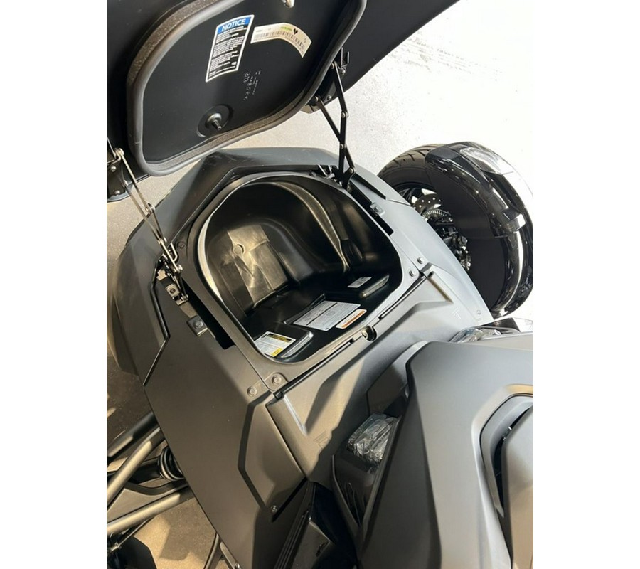 2024 Can-Am® Spyder F3 Limited Dark Wheels