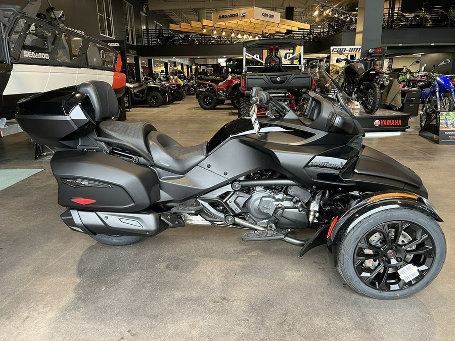 2024 Can-Am® Spyder F3 Limited Dark Wheels