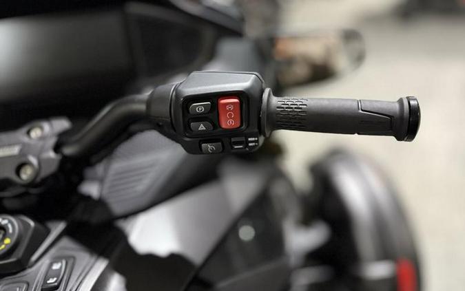 2026 Can-Am® Spyder RT Limited Dark