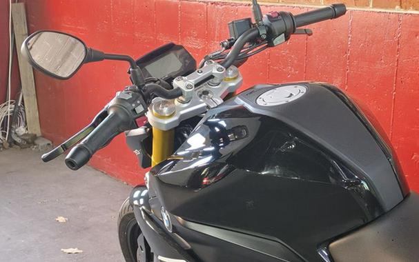 2022 BMW G 310 R Cosmic Black 2