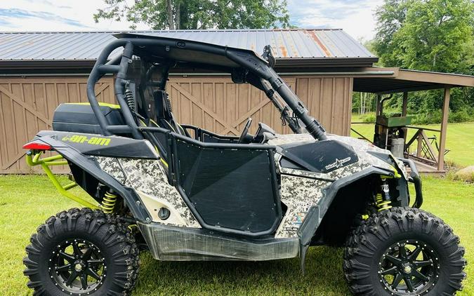 2014 Can-Am® Maverick™ X® xc DPS™ 1000R White, Black & Can-Am Red