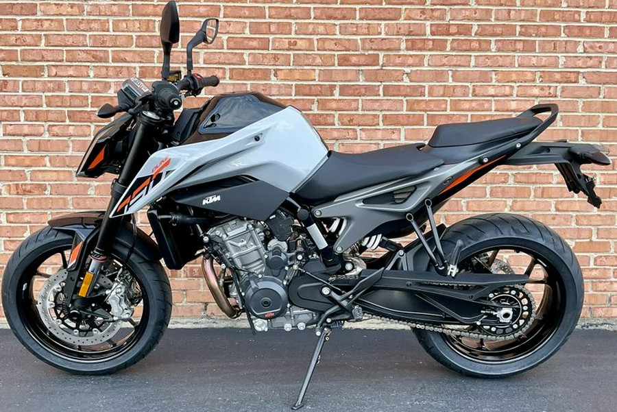 2024 KTM Duke 790