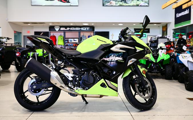 2026 Kawasaki Ninja 500 ABS Metallic Yellowish GreenEbony