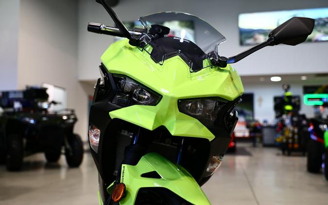 2026 Kawasaki Ninja 500 ABS Metallic Yellowish GreenEbony