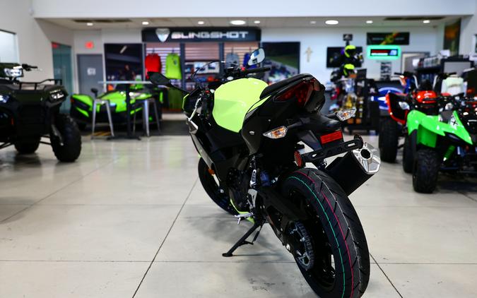 2026 Kawasaki Ninja 500 ABS Metallic Yellowish GreenEbony