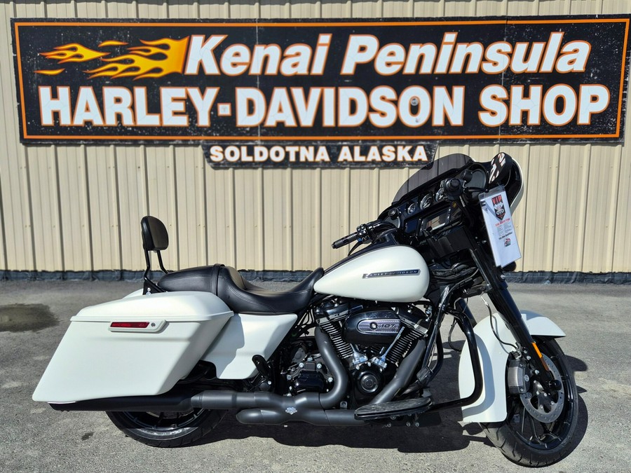 2018 Harley-Davidson® Street Glide® Special