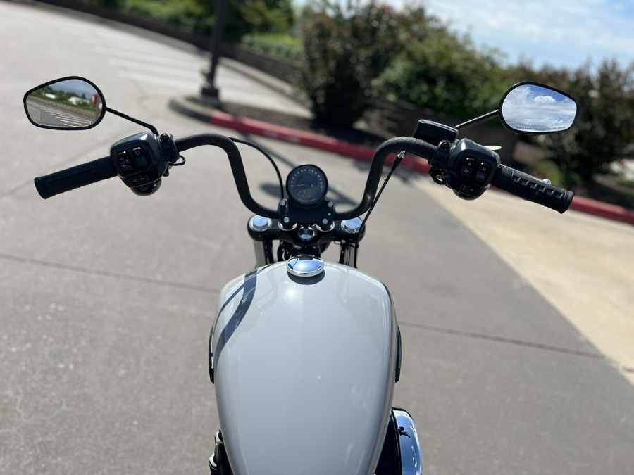 2025 Harley-Davidson® FXBB Street Bob® Billiard Gray 028306