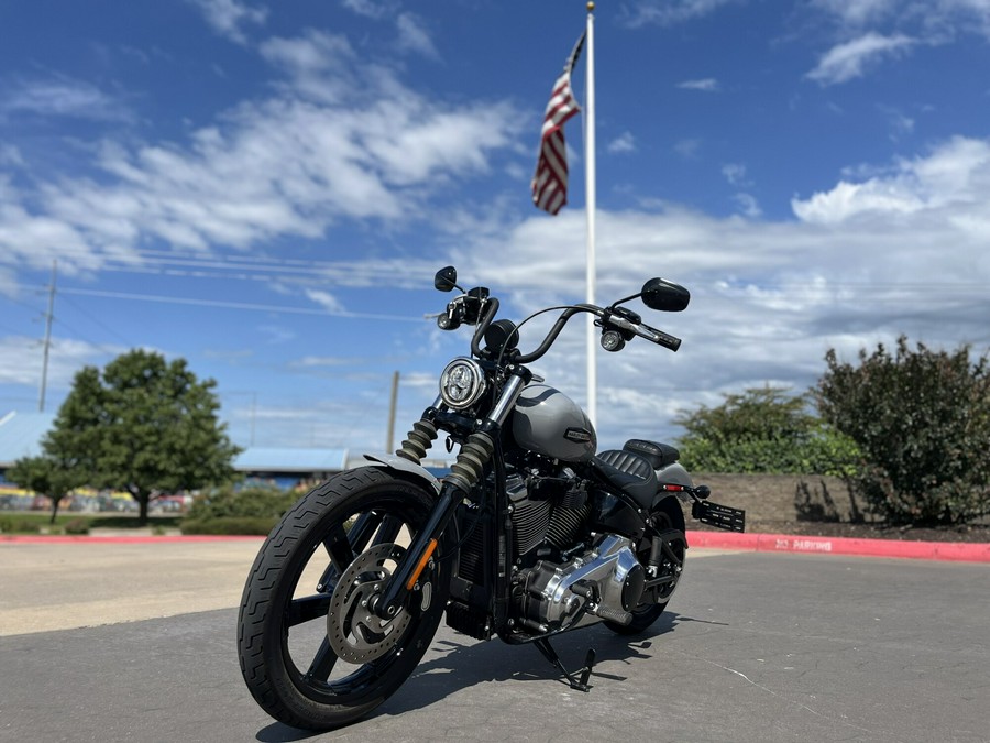 2025 Harley-Davidson® FXBB Street Bob® Billiard Gray 028306