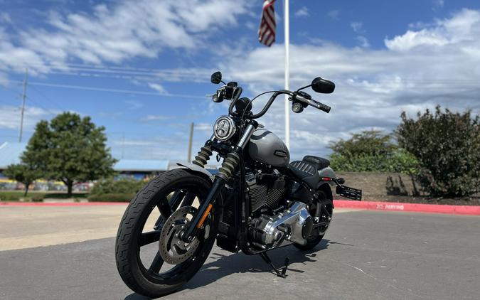 2025 Harley-Davidson® FXBB Street Bob® Billiard Gray 028306