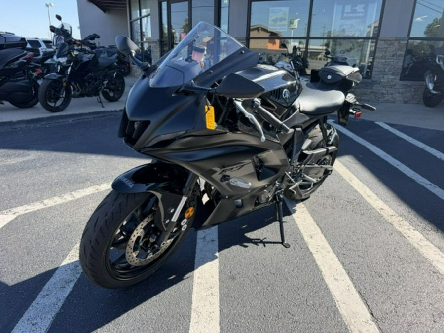 2025 Yamaha YZF-R7